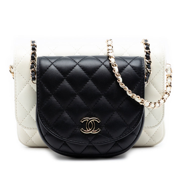 Chanel CC Matelassé Cuir d’agneau Side Packs à rabat