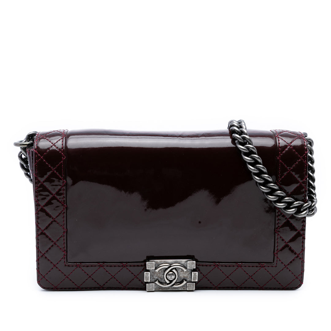Chanel Medium Cuir verni Boy Reverso Flap Rouge – GABY PARIS Authentique