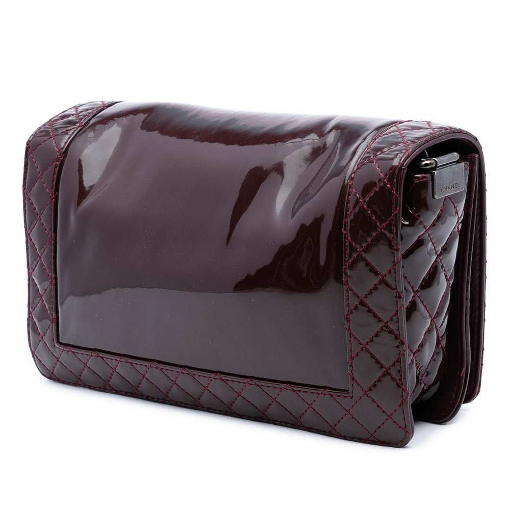 Chanel Medium Cuir verni Boy Reverso Flap Rouge – GABY PARIS Authentique
