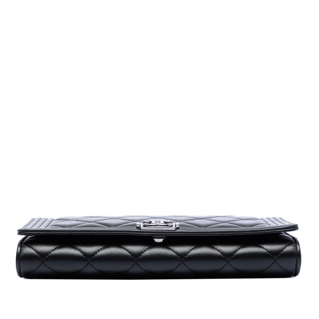 Chanel Matelassé Cuir d’agneau Boy Wallet on Chain