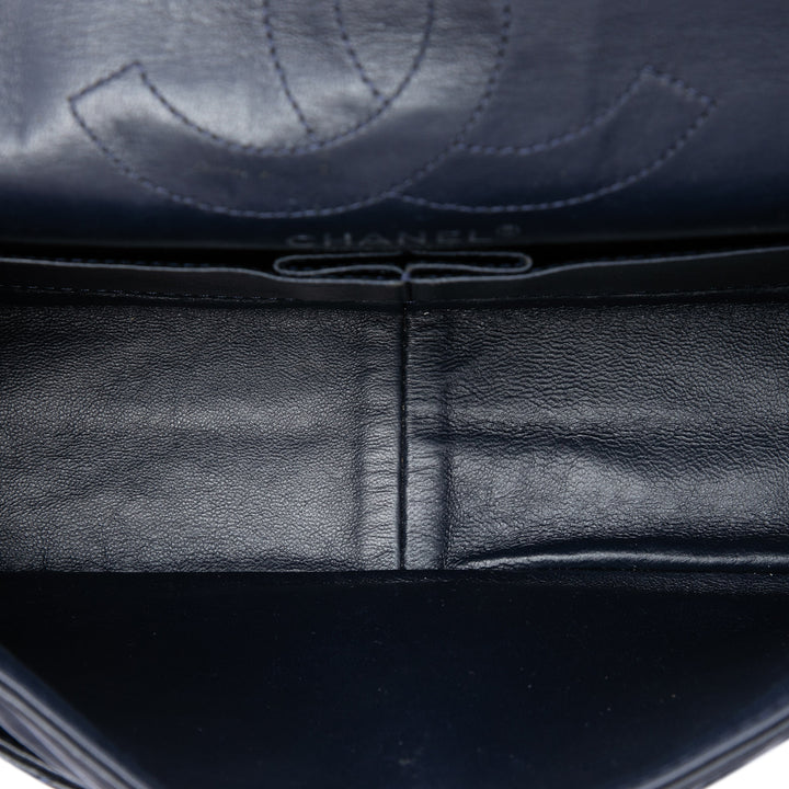 Chanel Matelassé vieilli Reissue 2.55 Double rabat 226 Cuir de veau Bleu – vue 4 – GABY PARIS