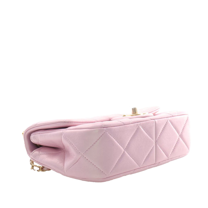 Chanel Mini Matelassé Iridescent Cuir d’agneau Perley à rabat