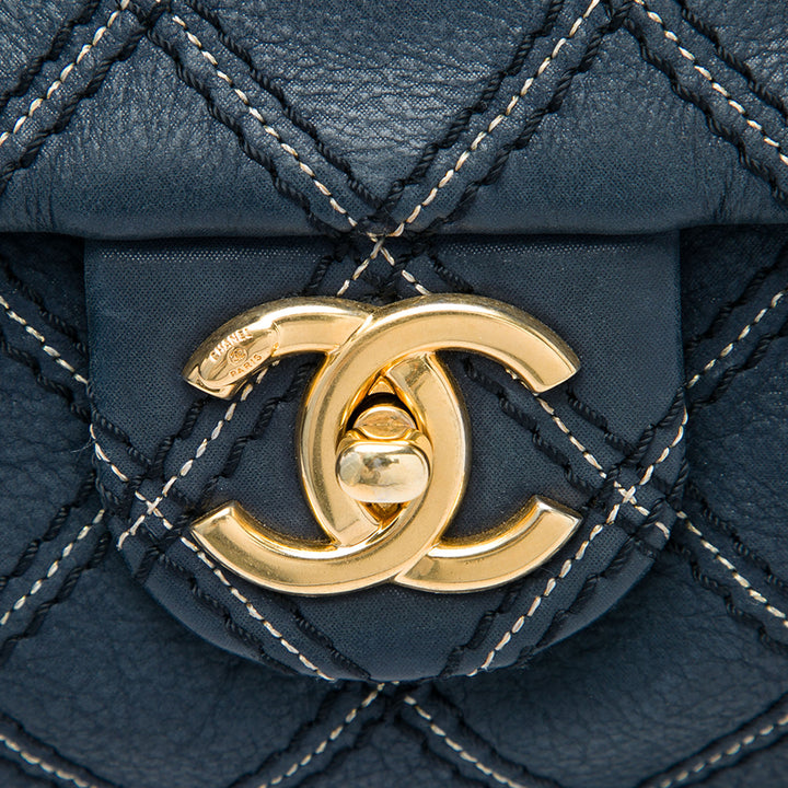 Chanel Matelassé Triple Surpiqué à rabat Jumbo Cuir de veau Bleu