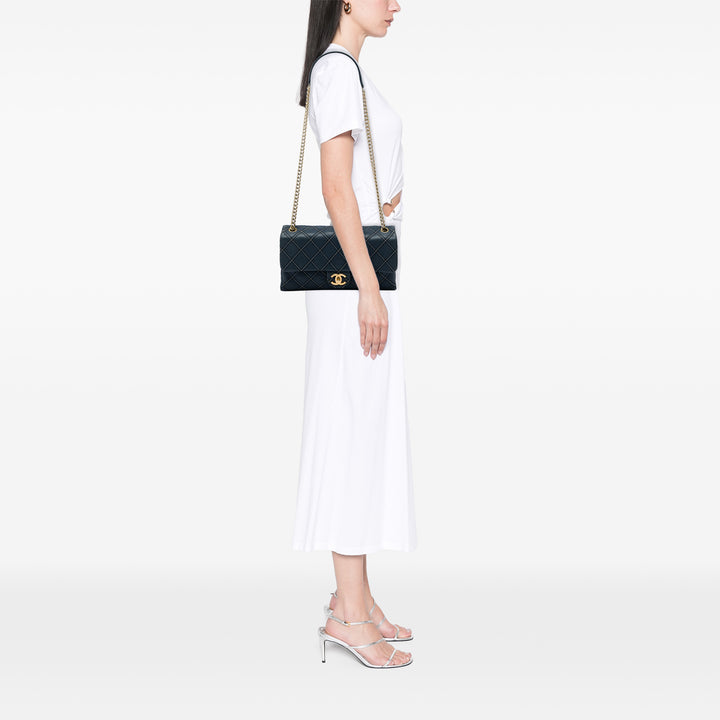 Chanel Matelassé Triple Surpiqué à rabat Jumbo Cuir de veau Bleu