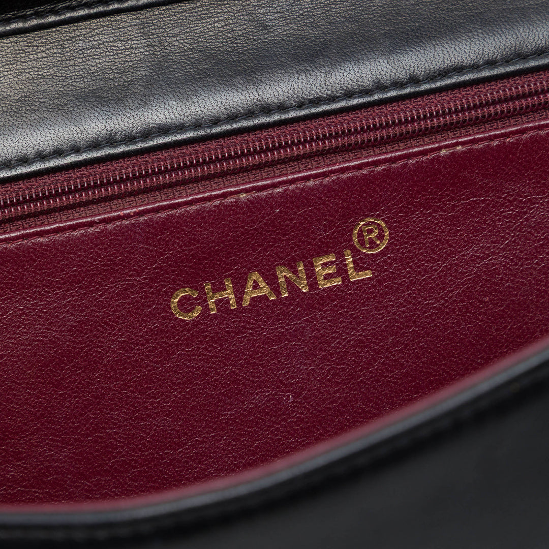 Chanel CC Matelassé Rabat intégral Moyen Cuir d'agneau Noir – vue 5 – GABY PARIS