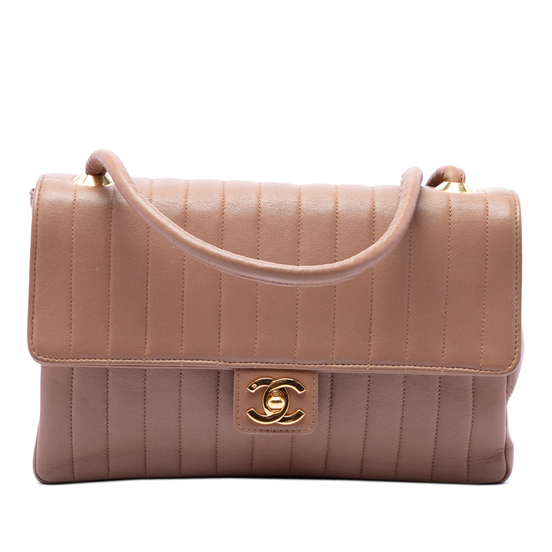 Chanel Vertical Matelassé Rabat simple Moyen Cuir d'agneau