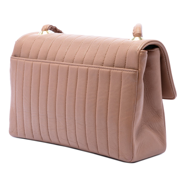 Chanel Vertical Matelassé Rabat simple Moyen Cuir d'agneau