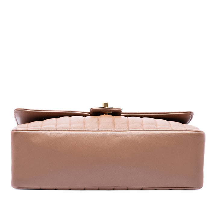 Chanel Vertical Matelassé Rabat simple Moyen Cuir d'agneau