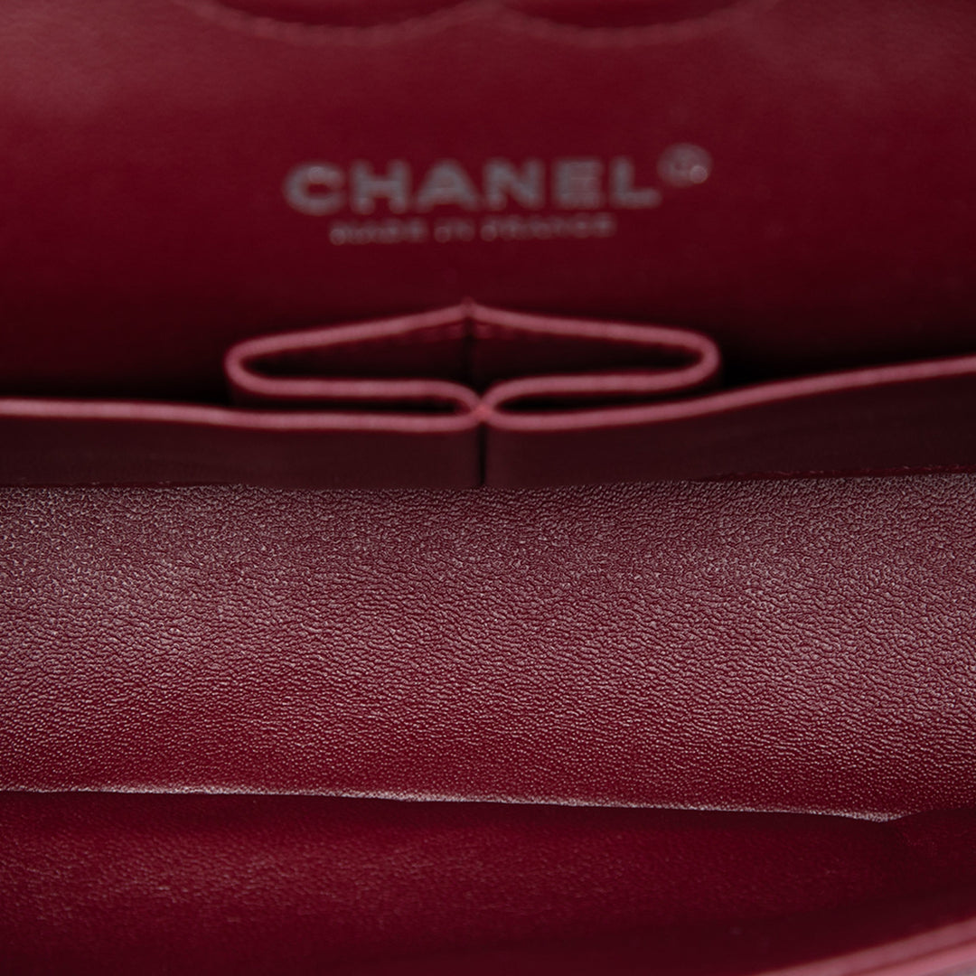 Chanel Medium Classic Striped Cuir verni Double rabat