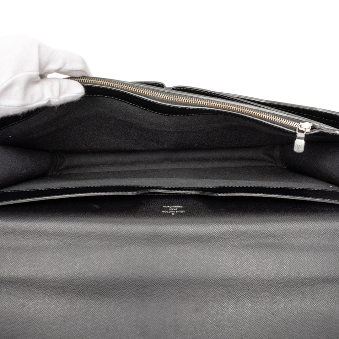 Louis Vuitton Taiga Robusto 1