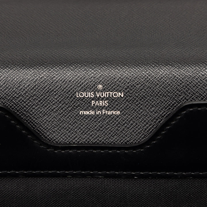 Louis Vuitton Taiga Robusto 1