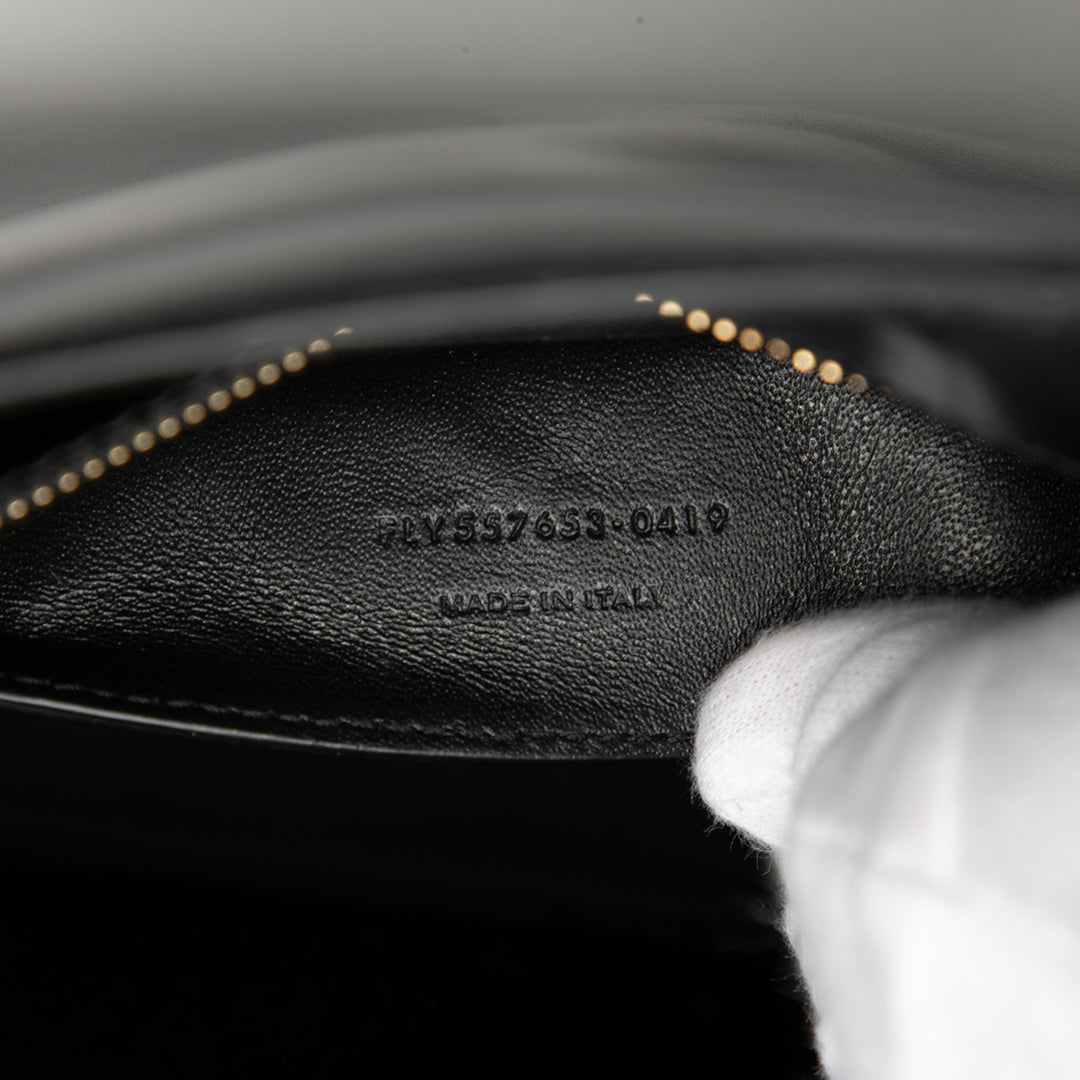 Saint Laurent Medium Smooth Cuir de veau Monogram Uptown Sac