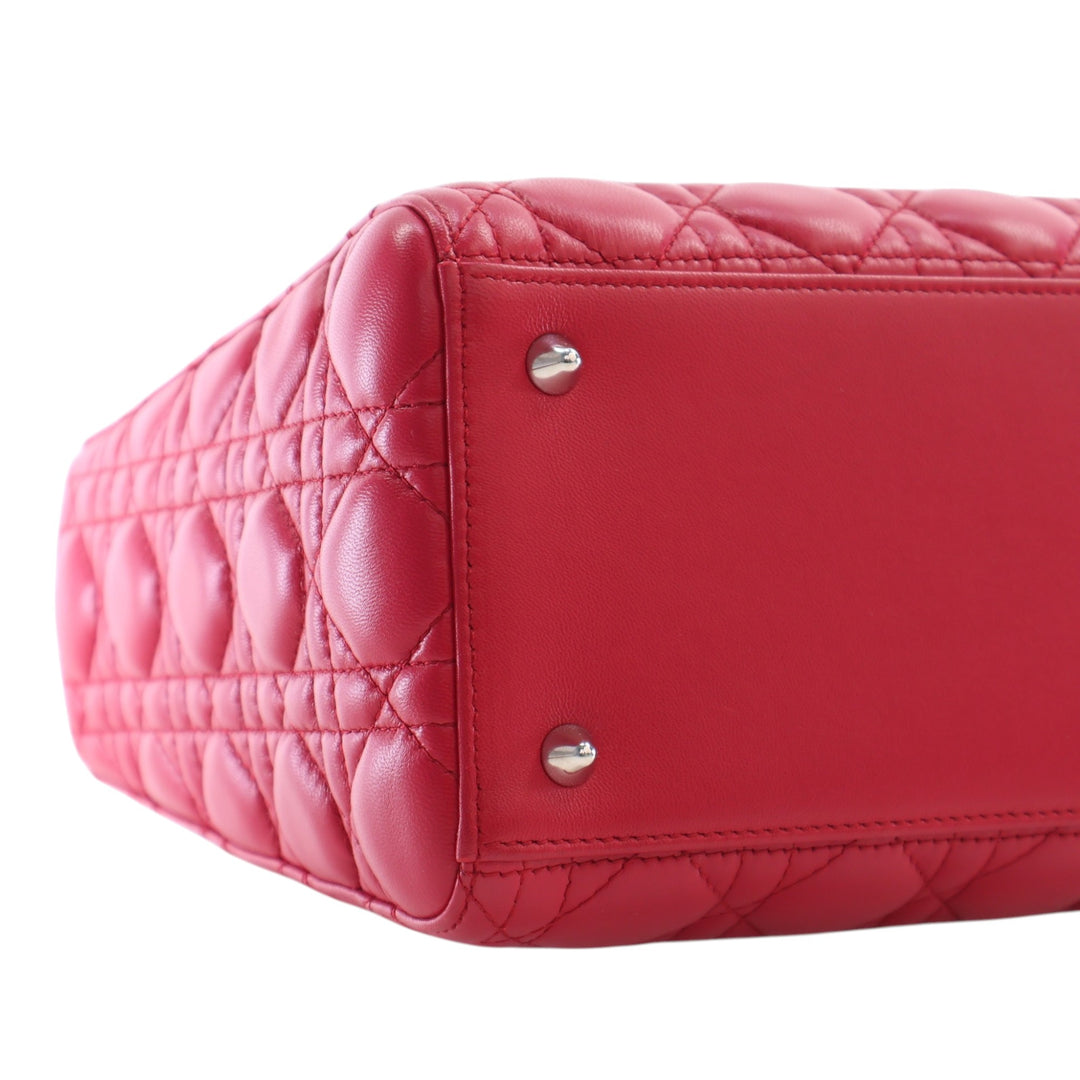 Lady Dior Cannage Moyen Cuir d'agneau Rouge