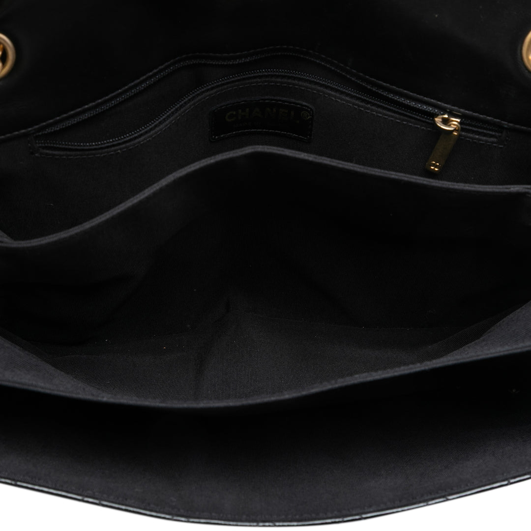 Chanel Matelassé froissé Cuir verni Pagoda Accordion à rabat