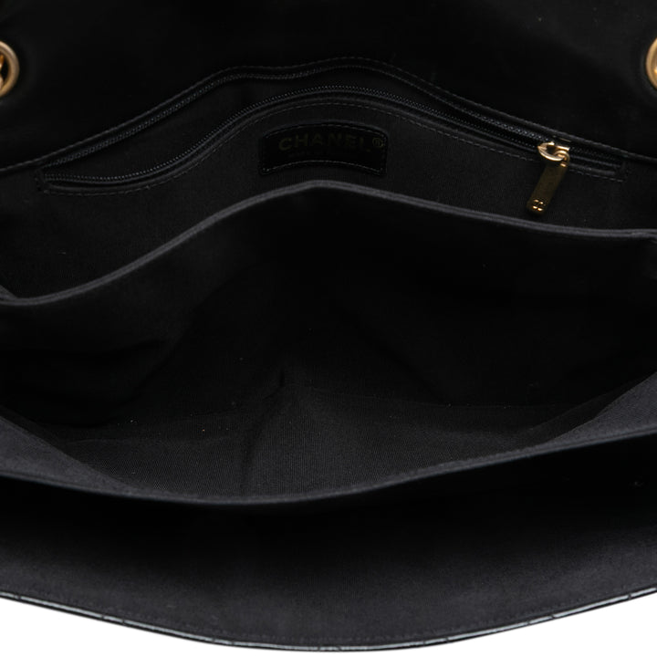 Chanel Matelassé froissé Cuir verni Pagoda Accordion à rabat