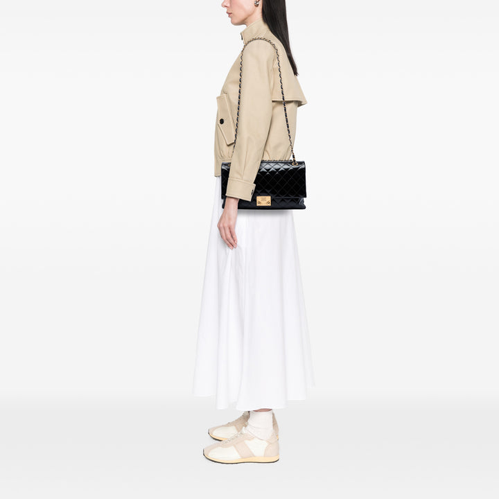 Chanel Matelassé froissé Cuir verni Pagoda Accordion à rabat