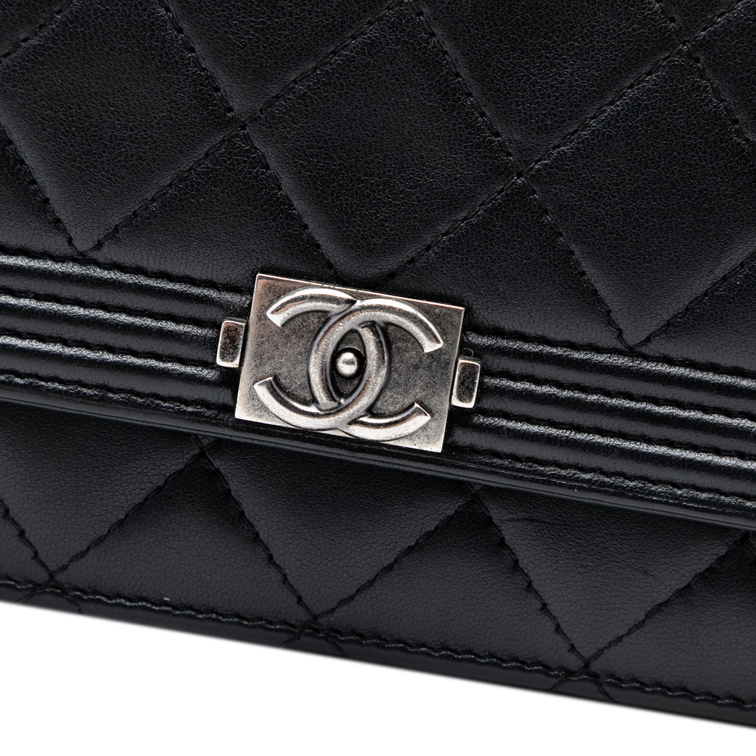 Chanel Matelassé Cuir d’agneau Boy Wallet on Chain