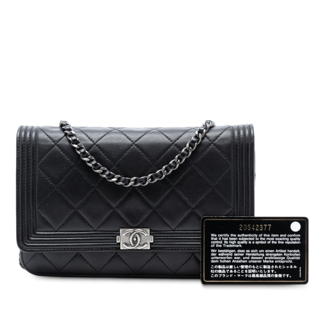 Chanel Matelassé Cuir d’agneau Boy Wallet on Chain