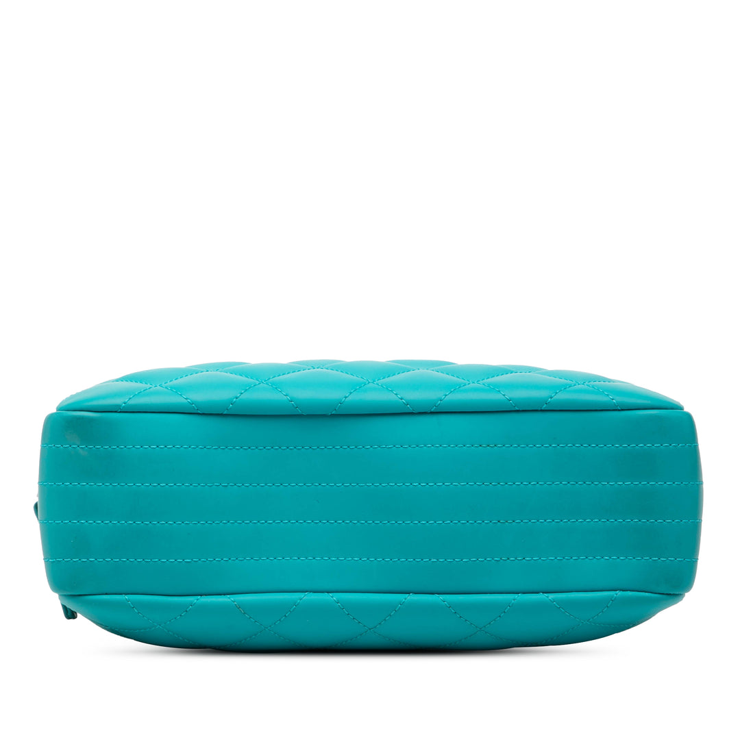 Chanel Medium CC Matelassé Rubberized Cuir d’agneau Coco Rain Sac caméra
