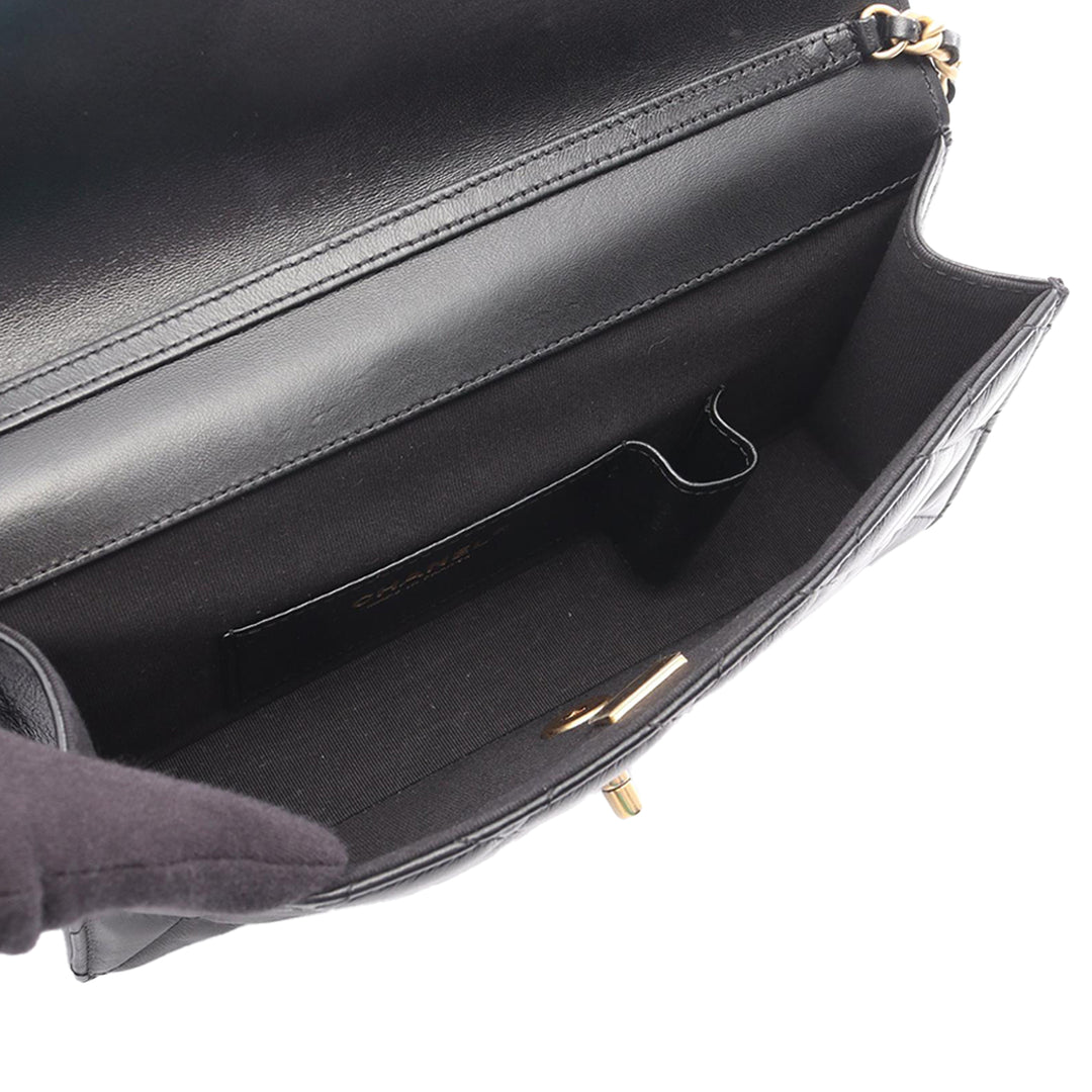 Chanel CC Matelassé Cuir d’agneau East West Simple rabat