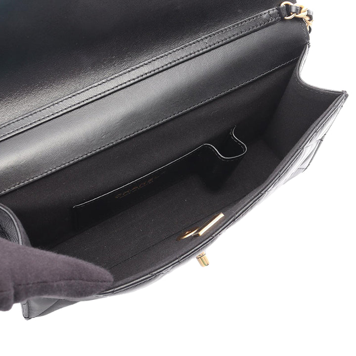 Chanel CC Matelassé Cuir d’agneau East West Simple rabat