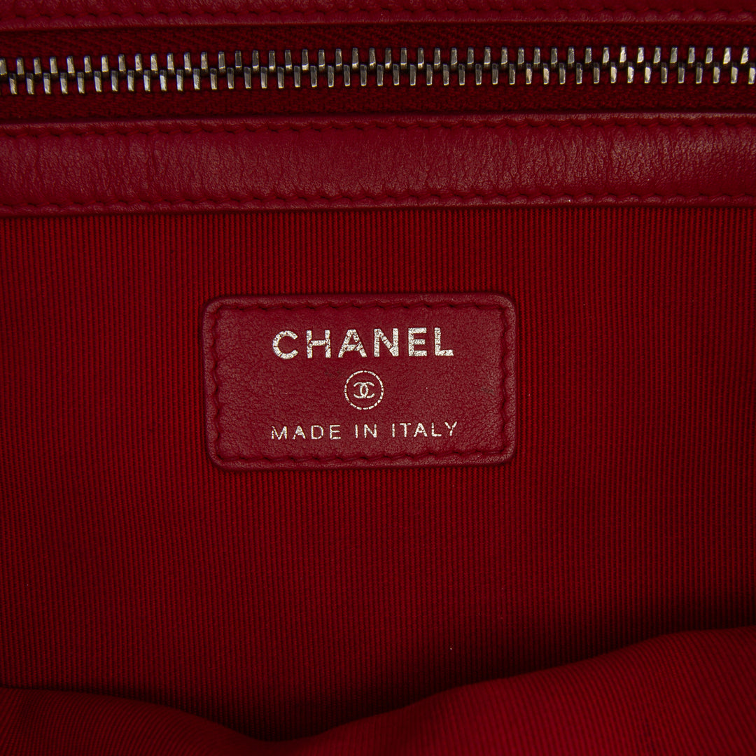 Chanel Large Aged Cuir de veau Gabrielle O Étui Pochette Noir