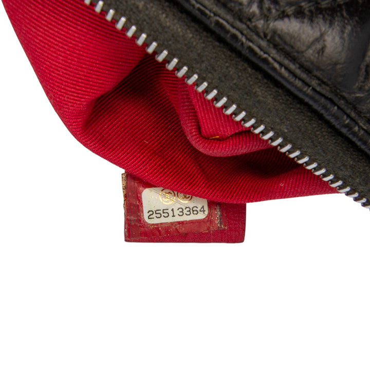 Chanel Large Aged Cuir de veau Gabrielle O Étui Pochette Noir