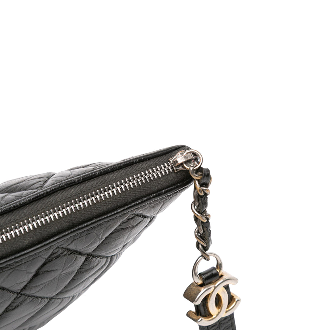 Chanel Large Aged Cuir de veau Gabrielle O Étui Pochette Noir