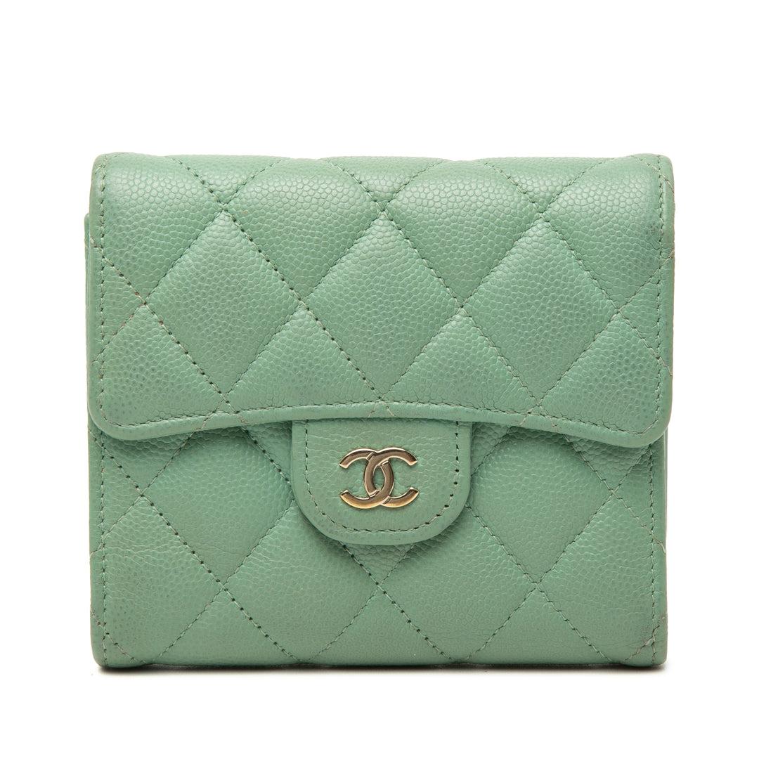 Chanel CC Matelassé Caviar Trifold Portefeuille