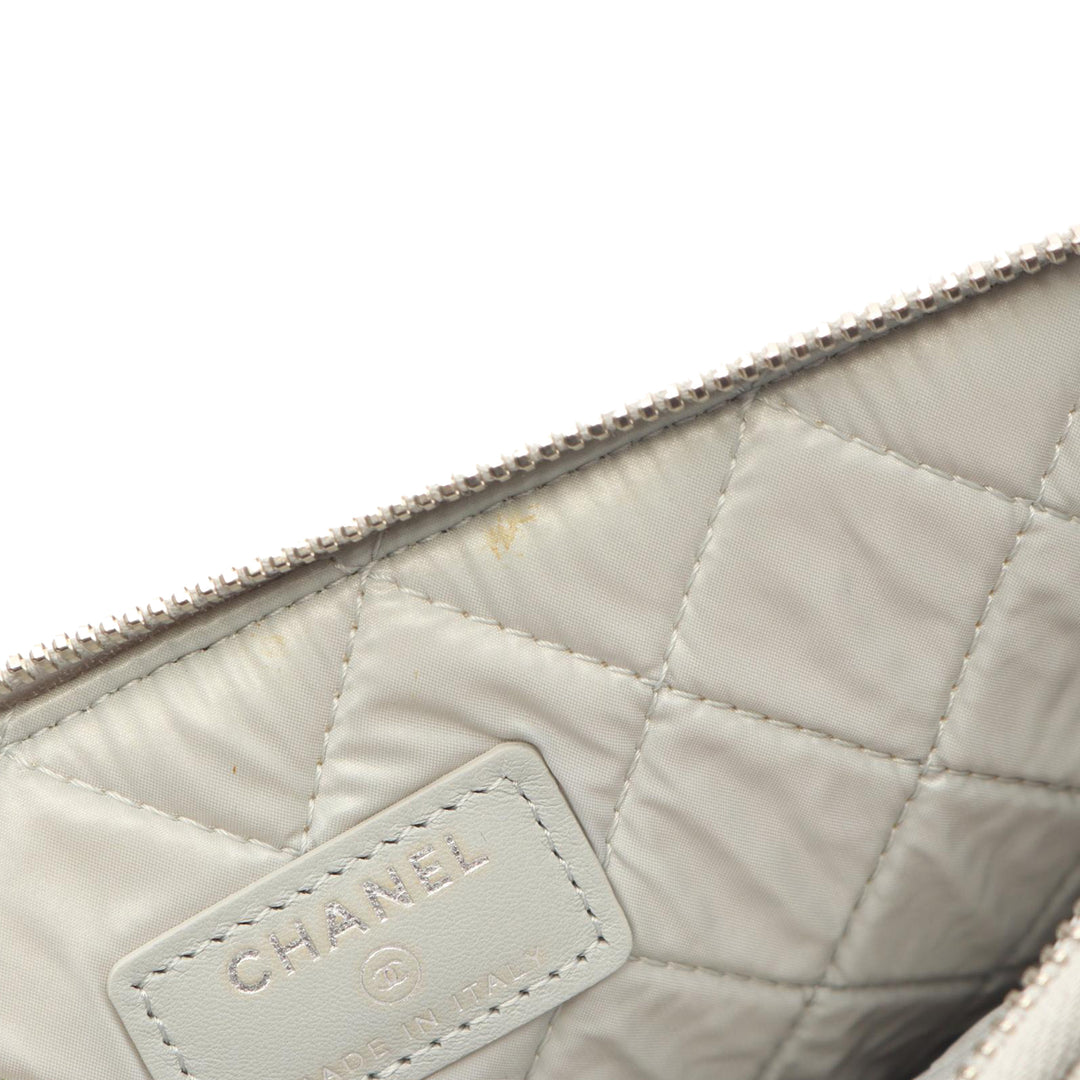Chanel Pochette Deauville O Étui Tweed Grand Gris – vue 6 – GABY PARIS