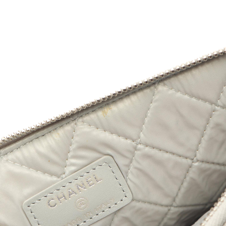 Chanel Pochette Deauville O Étui Tweed Grand Gris – vue 6 – GABY PARIS