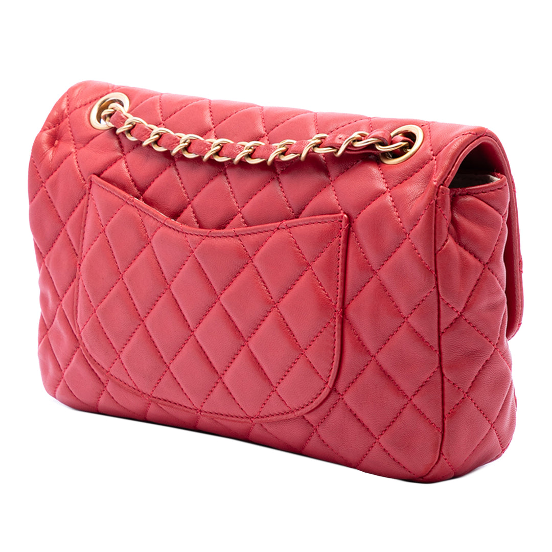 Chanel Medium Classic Cuir d’agneau Marine Charms Simple rabat
