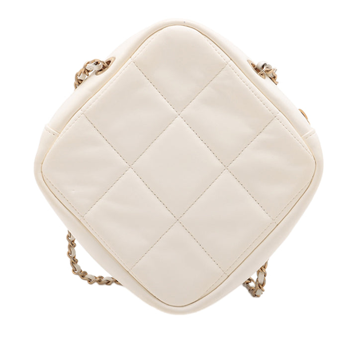 Chanel CC Matelassé Cuir d’agneau Diamond Pochette avec chaîne