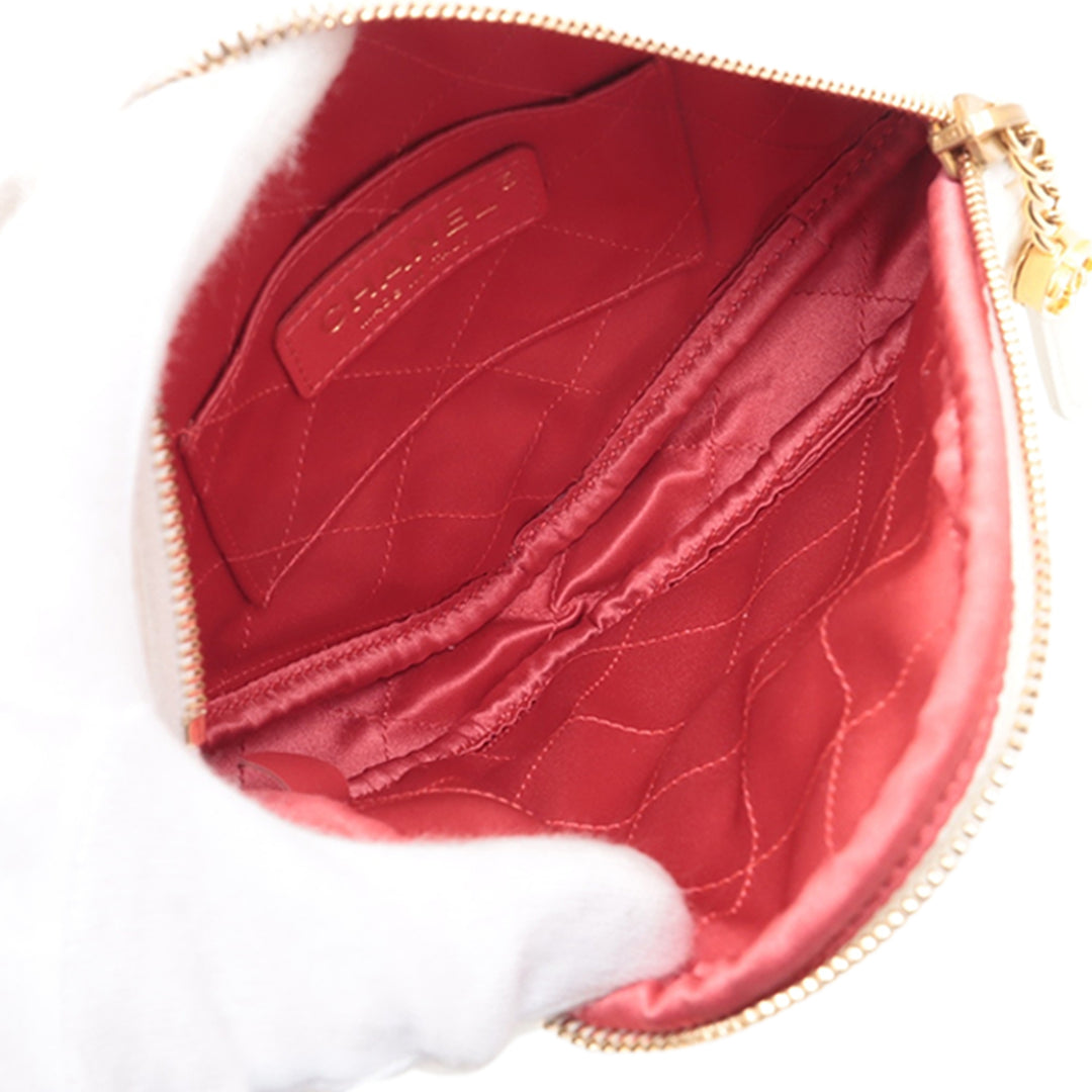 Chanel CC Matelassé Cuir d’agneau Diamond Pochette avec chaîne