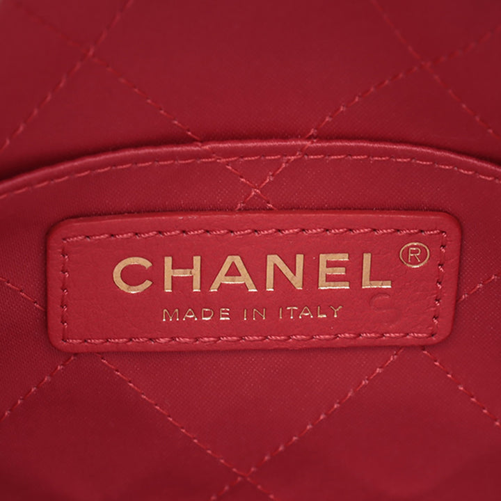 Chanel CC Matelassé Cuir d’agneau Diamond Pochette avec chaîne
