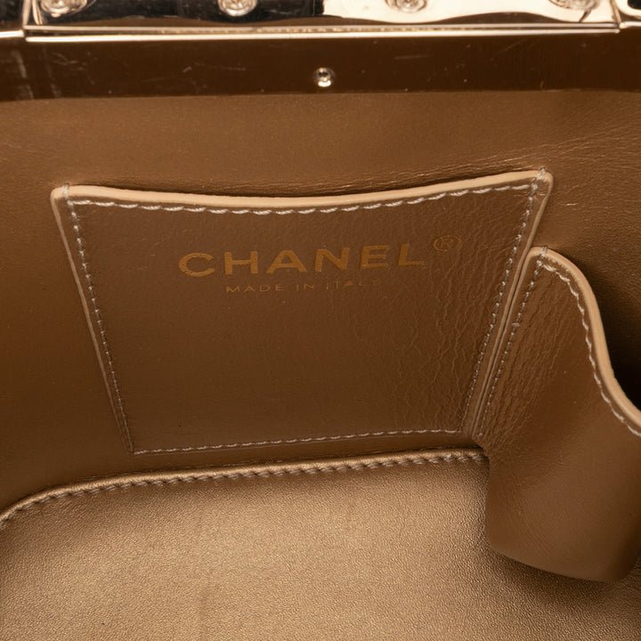 Chanel Matelassé Cuir verni Logo Chain Vanity