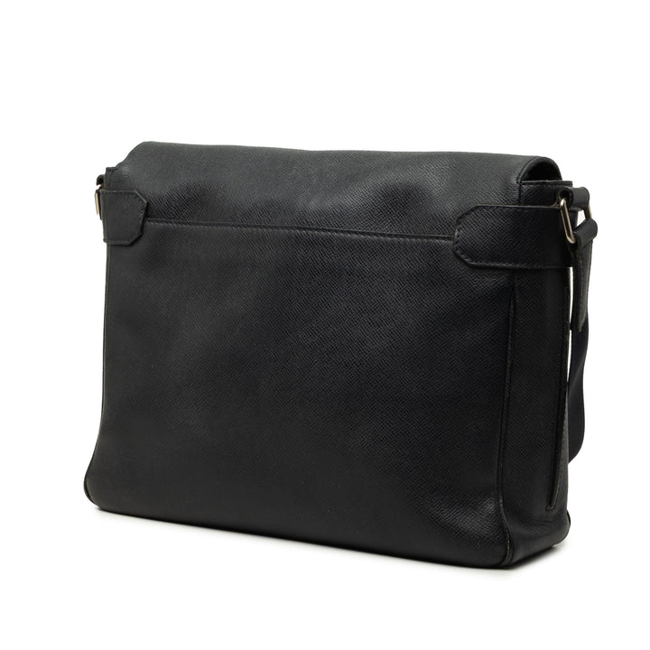 Louis Vuitton Taiga Roman MM