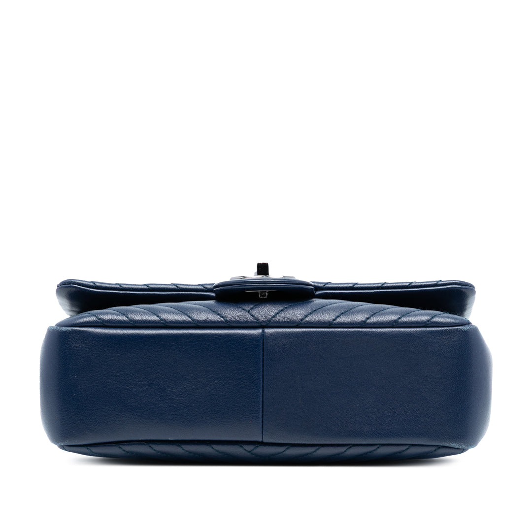 Chanel Small Cuir d’agneau CC Crossing à rabat – GABY PARIS Authentique