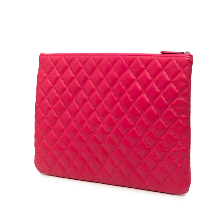Chanel Large Matelassé Cuir d’agneau O Étui Pochette