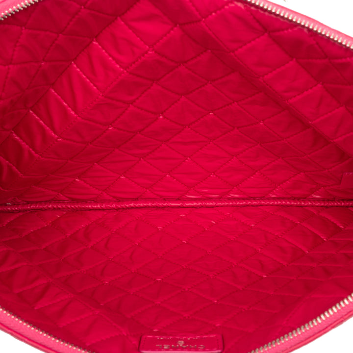 Chanel Large Matelassé Cuir d’agneau O Étui Pochette