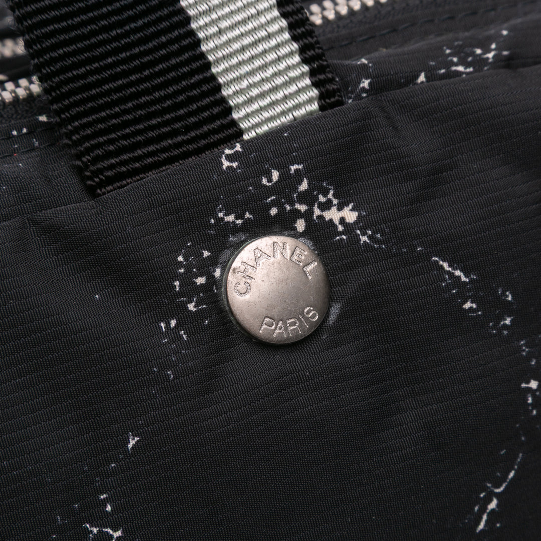 Chanel Old Travel Line Nylon Sac à main Noir – GABY PARIS Authentique