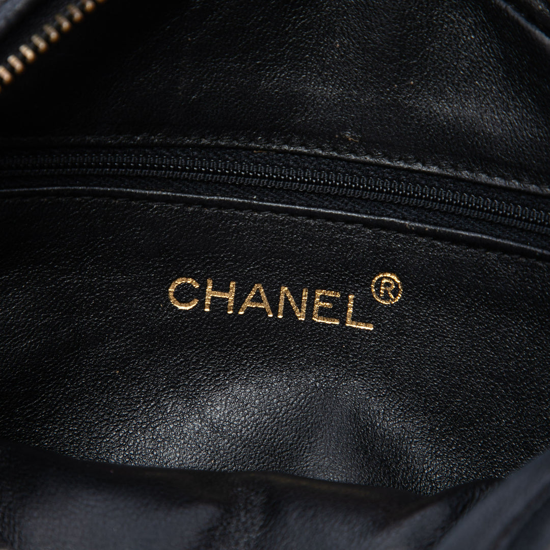 Chanel CC Cuir d’agneau Pompon Oval Sac caméra