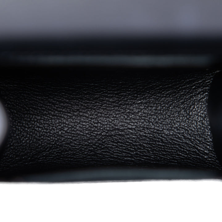Chanel CC Matelassé Caviar Phone Holder avec chaîne