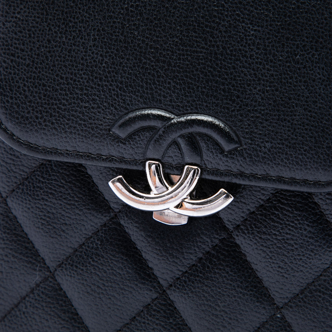 Chanel CC Matelassé Caviar Phone Holder avec chaîne