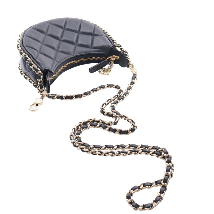 Chanel Mini Matelassé Cuir d’agneau Sac rond à chaîne Hook Hobo