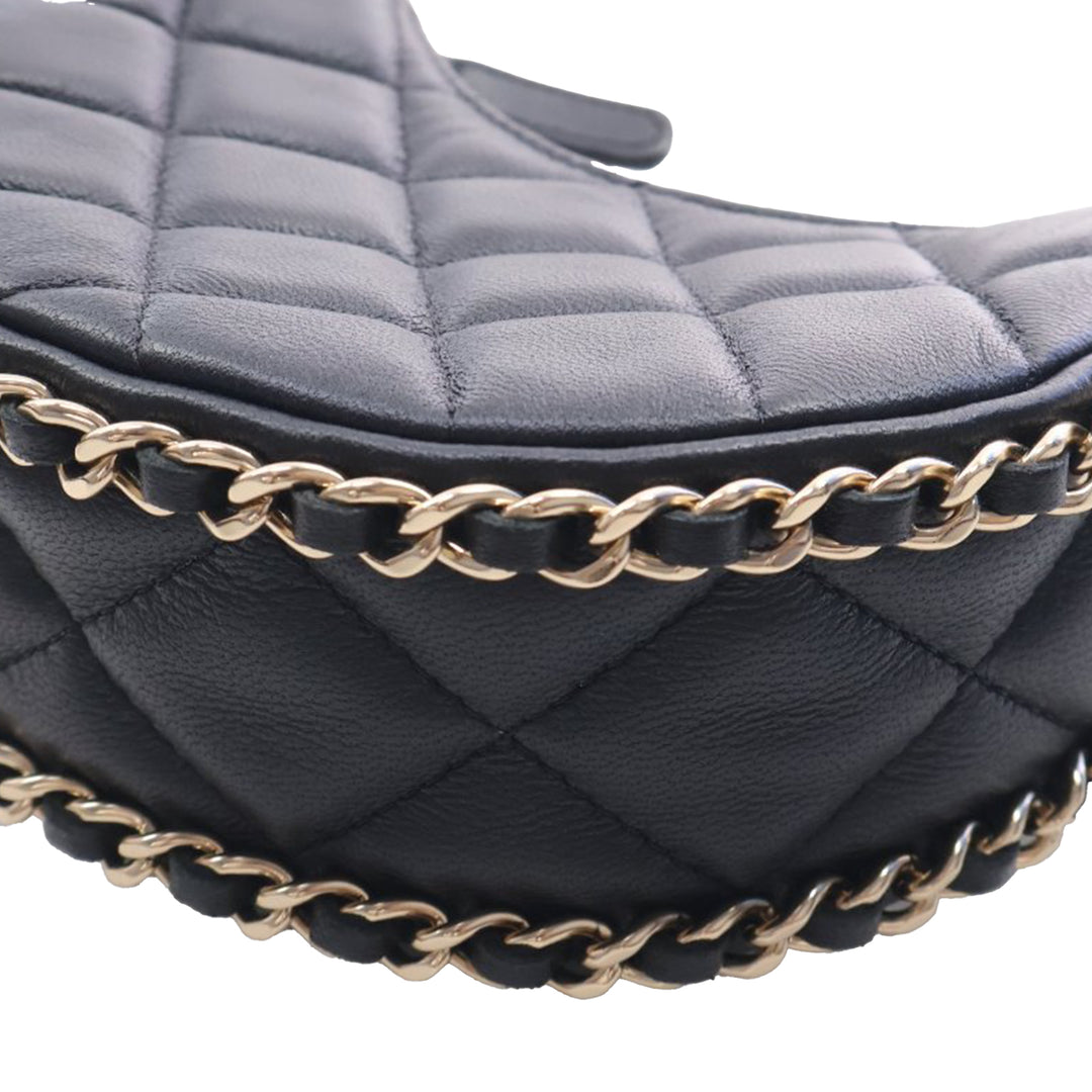 Chanel Mini Matelassé Cuir d’agneau Sac rond à chaîne Hook Hobo