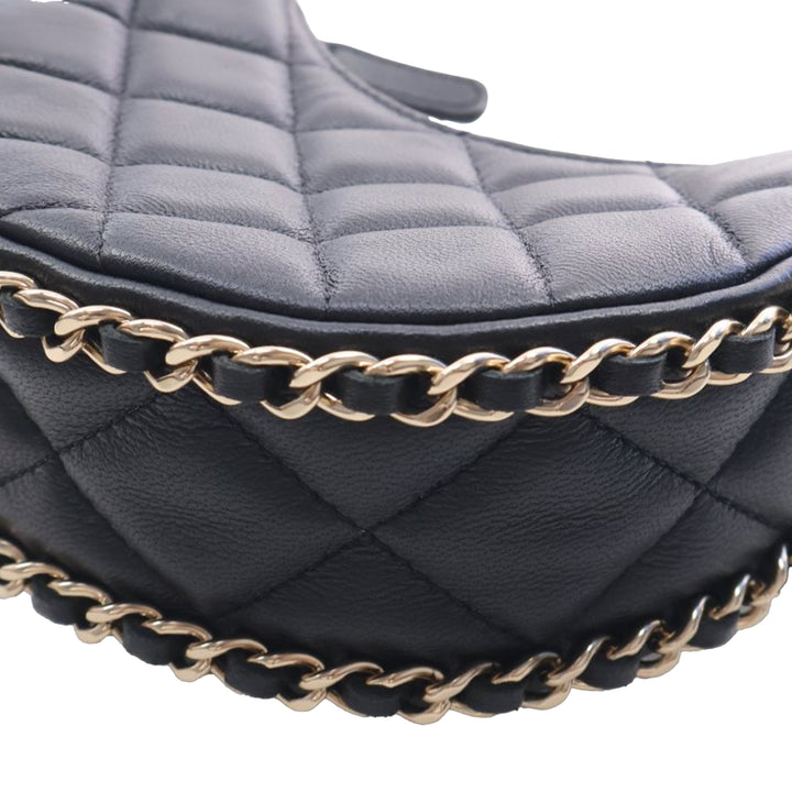 Chanel Mini Matelassé Cuir d’agneau Sac rond à chaîne Hook Hobo