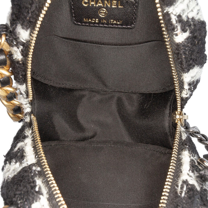 Chanel Tweed 19 Round Pochette with Chain and Coin Purse Blanc – GABY PARIS Authentique