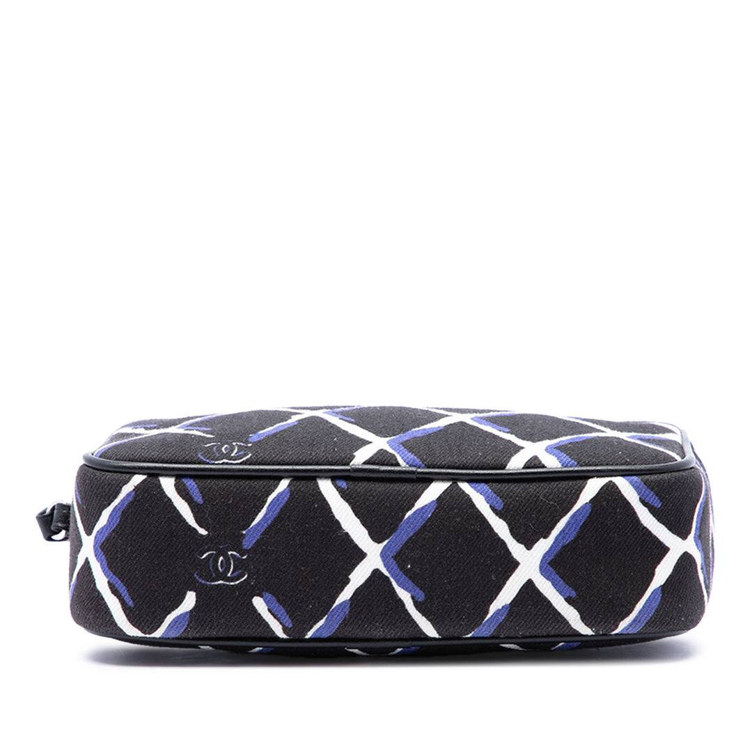 Chanel Trousse CC Imprimé Airline de maquillage Noir – vue 3 – GABY PARIS