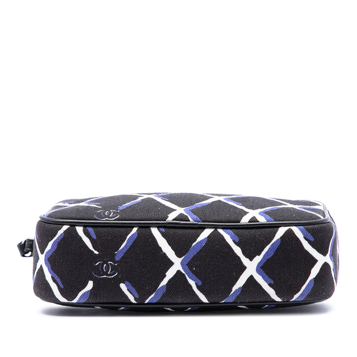 Chanel Trousse CC Imprimé Airline de maquillage Noir – vue 3 – GABY PARIS